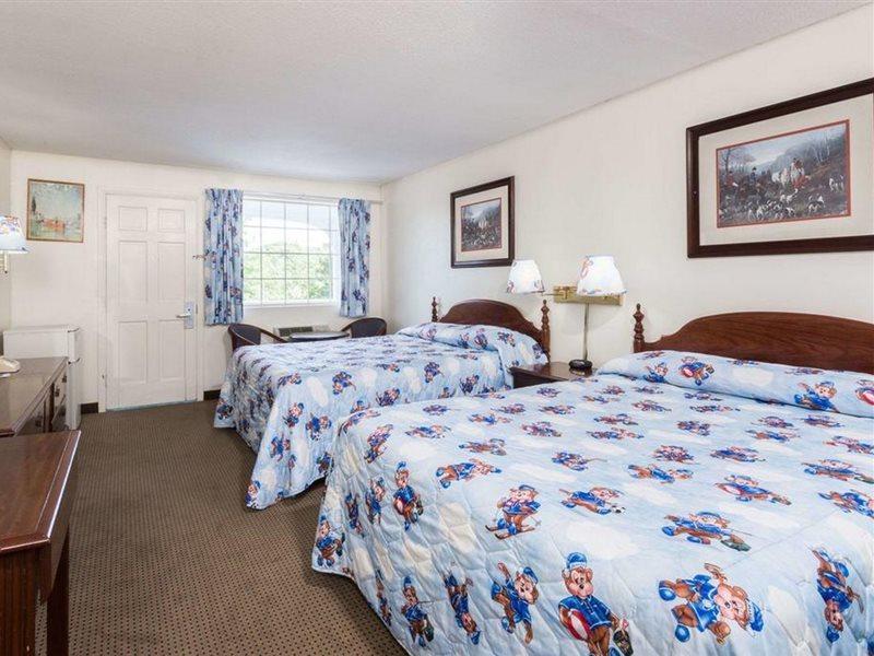 Travelodge By Wyndham Cape Cod Area West Dennis Exterior photo