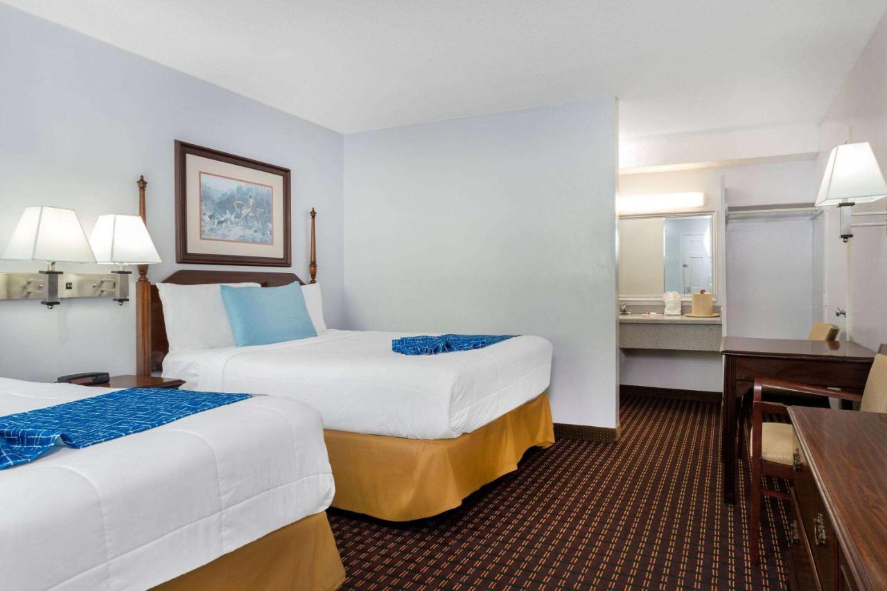 Travelodge By Wyndham Cape Cod Area West Dennis Exterior photo