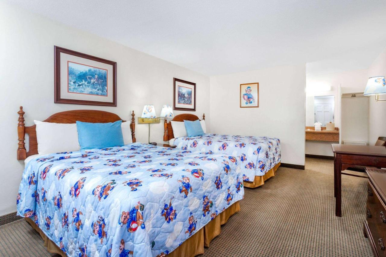 Travelodge By Wyndham Cape Cod Area West Dennis Exterior photo