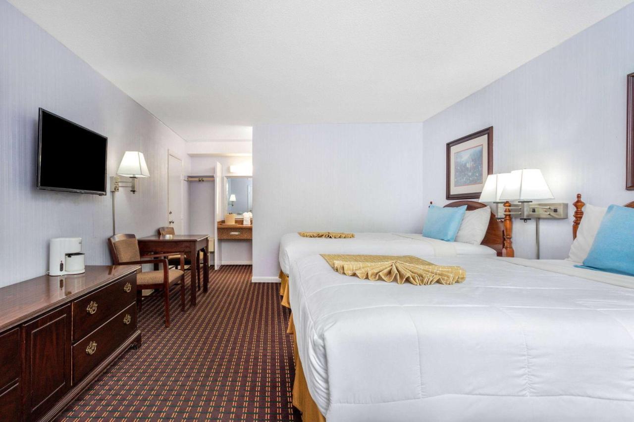 Travelodge By Wyndham Cape Cod Area West Dennis Exterior photo